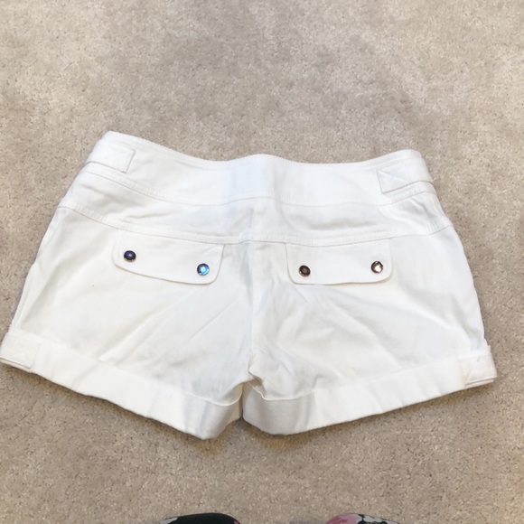 Caché White Twill Shorts - Picture 2 of 3
